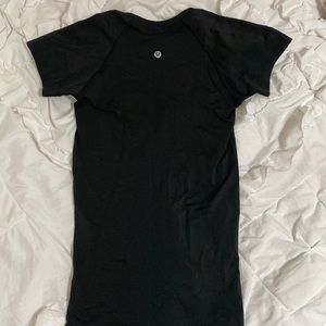 SOLD Black lulu swiftly tech tee